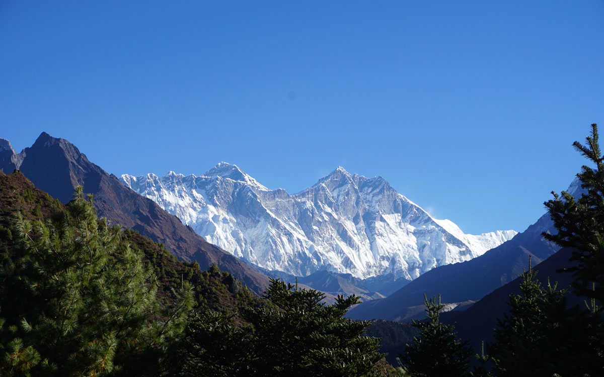 A Complete Guide to Weather & Temperature at Everest Region