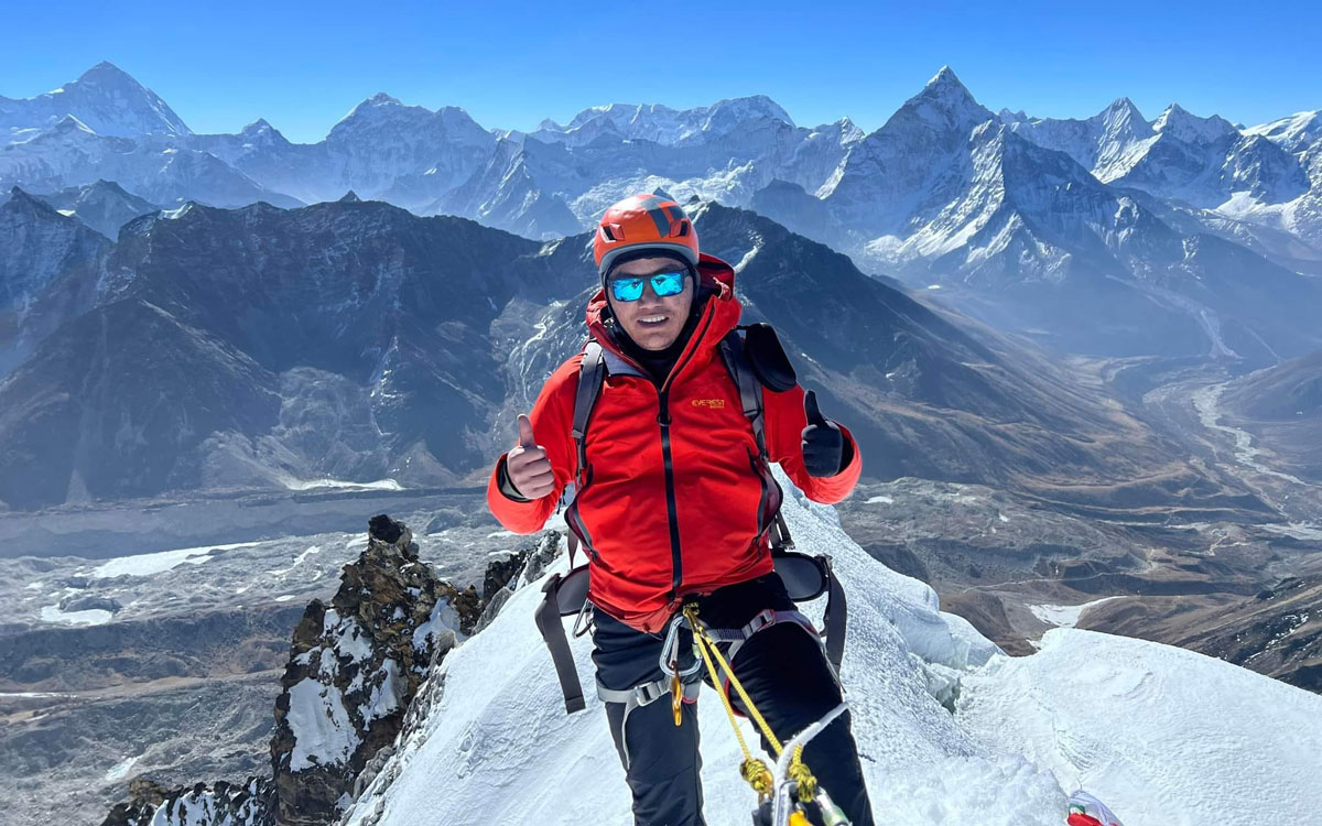 Mountain Stories – Guides Tell the Tale Themselves; Pasang Dawa Sherpa