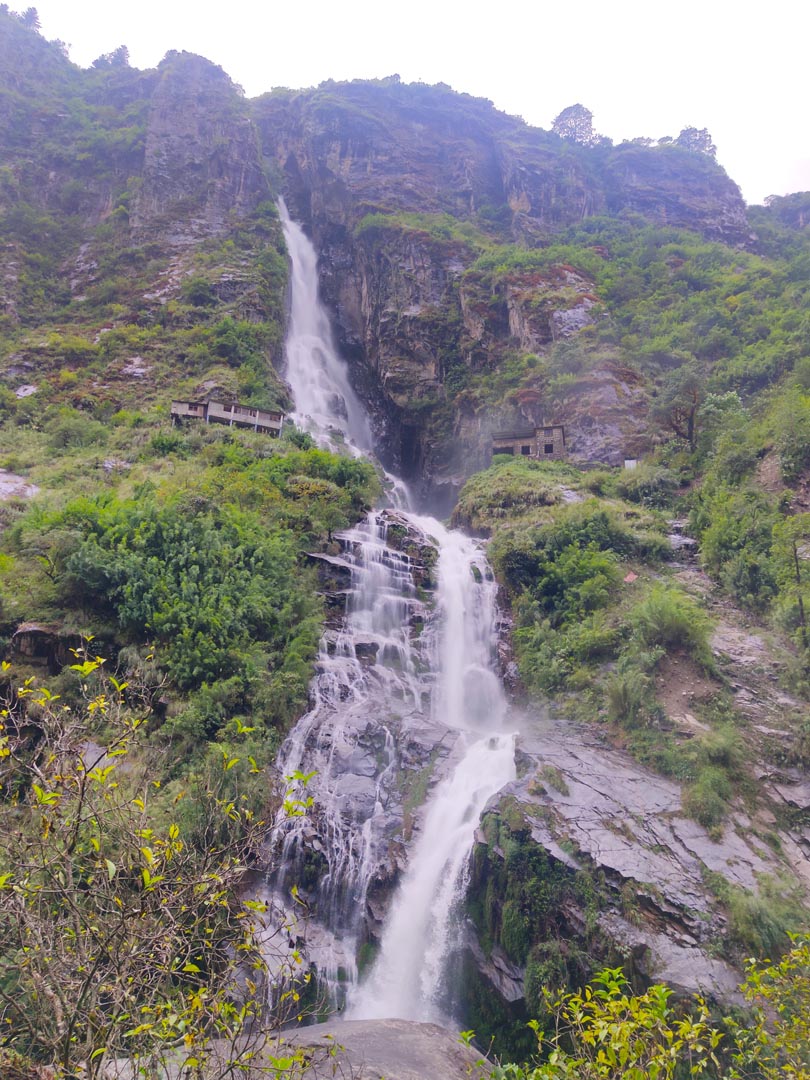 Waterfall on the way to Syange.
