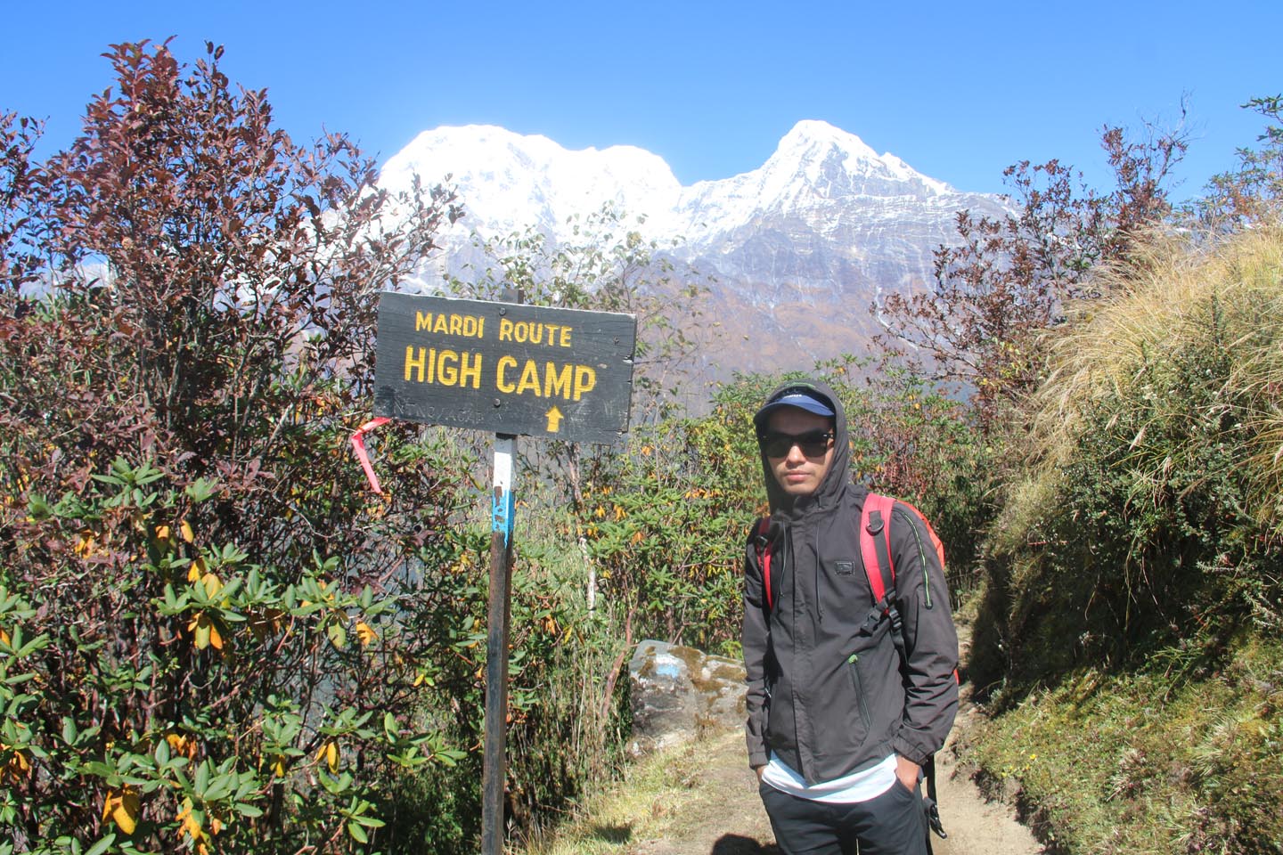 The trails of Mardi Himal is marked with the blue and white color along with the Sign boards at some places. 