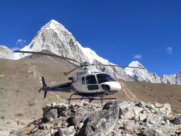 Helicopter ready to take off from Gorakshep