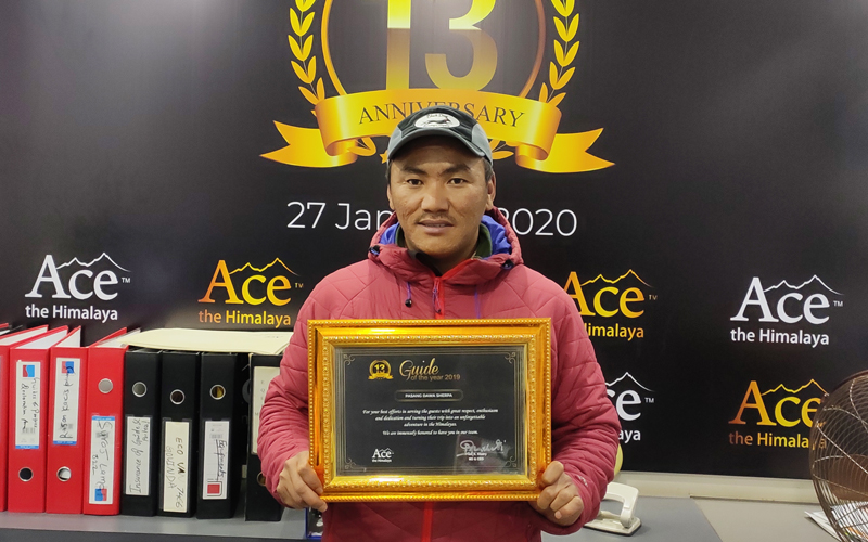  Guide of the Year Award at Ace the Himalaya