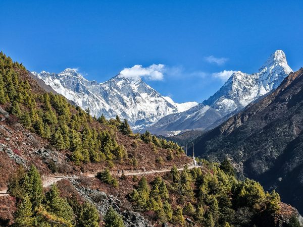 Stunning view of Mt Everest and Amadablam enroute Tengboche