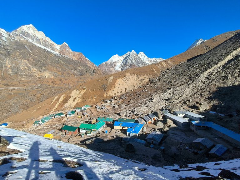Guesthouses at Khare