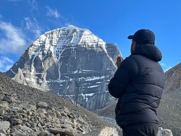 A pilgrims bow to Mount Kailash