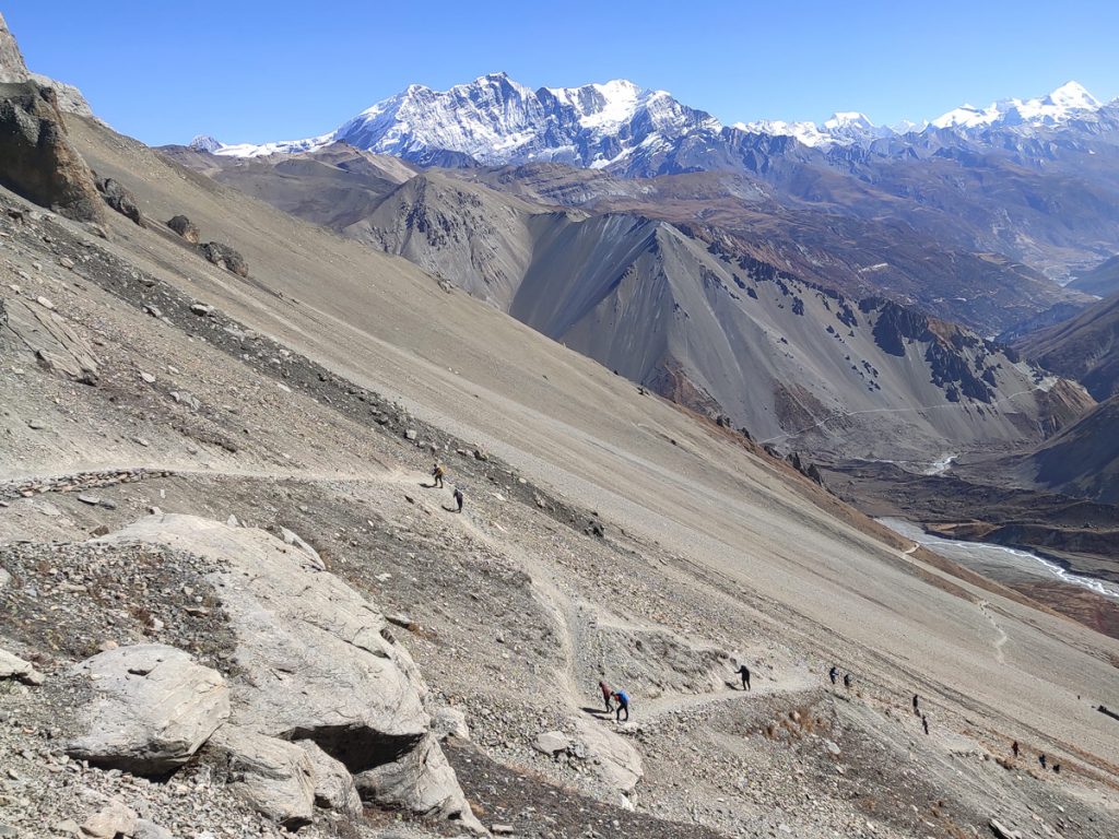 Gokyo vs Tilicho Lake Trek: Which is the Better Lake Trek in Nepal? 4 Rugged trail connecting Tilicho Lake and Base Camp