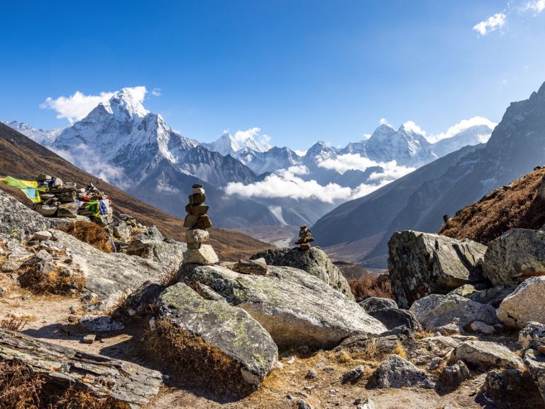 Breathtaking mountain vista from Thukla Pass