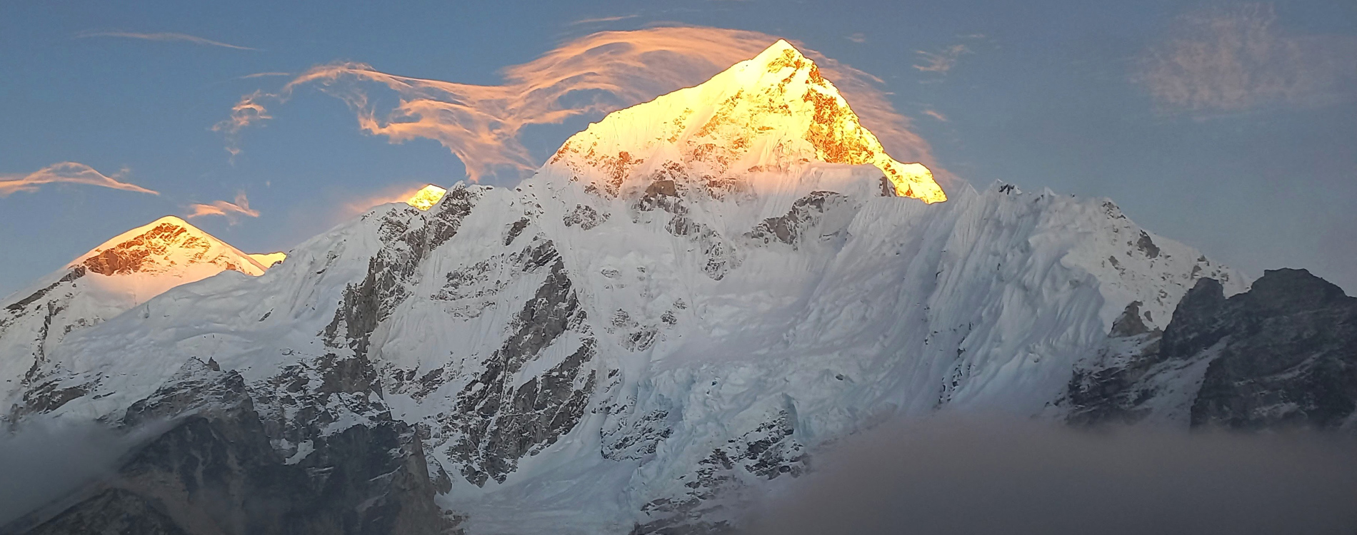 ACE the Himalaya - Everest Overview in the Morning (Sunrise at the top of Mt. Everest.)