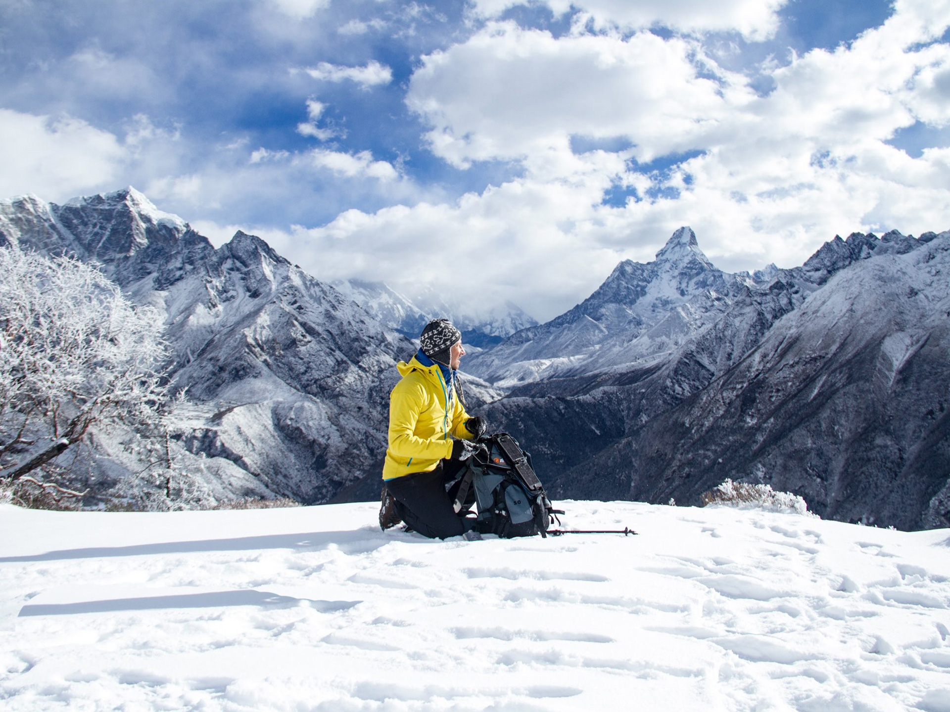 http://A%20trekker%20on%20snow%20covered%20EBC%20Trail