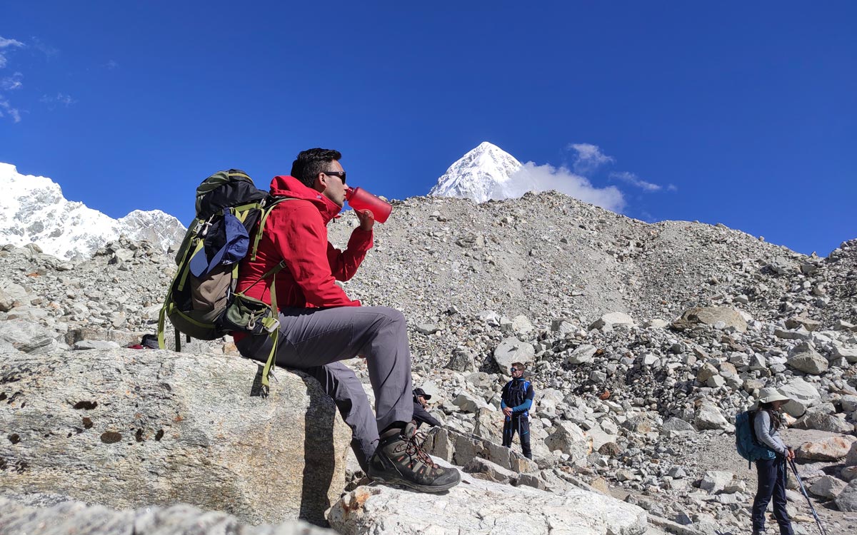 Stay Hydrated during Everest base camp trek