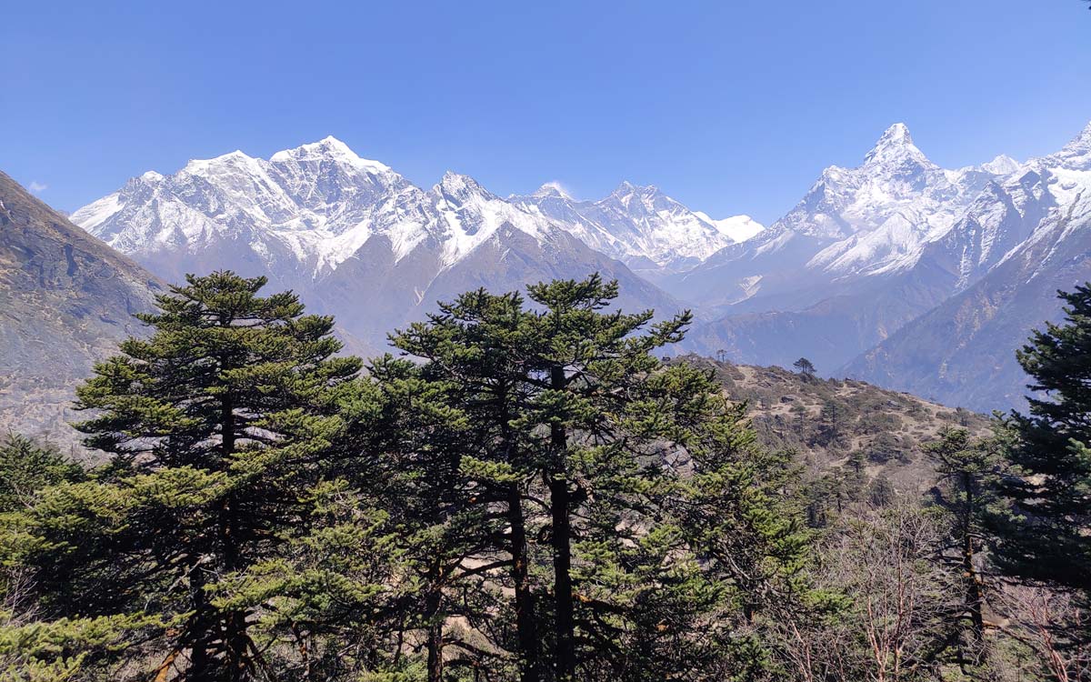 Clear view of Himalayas from Hotel Everest View