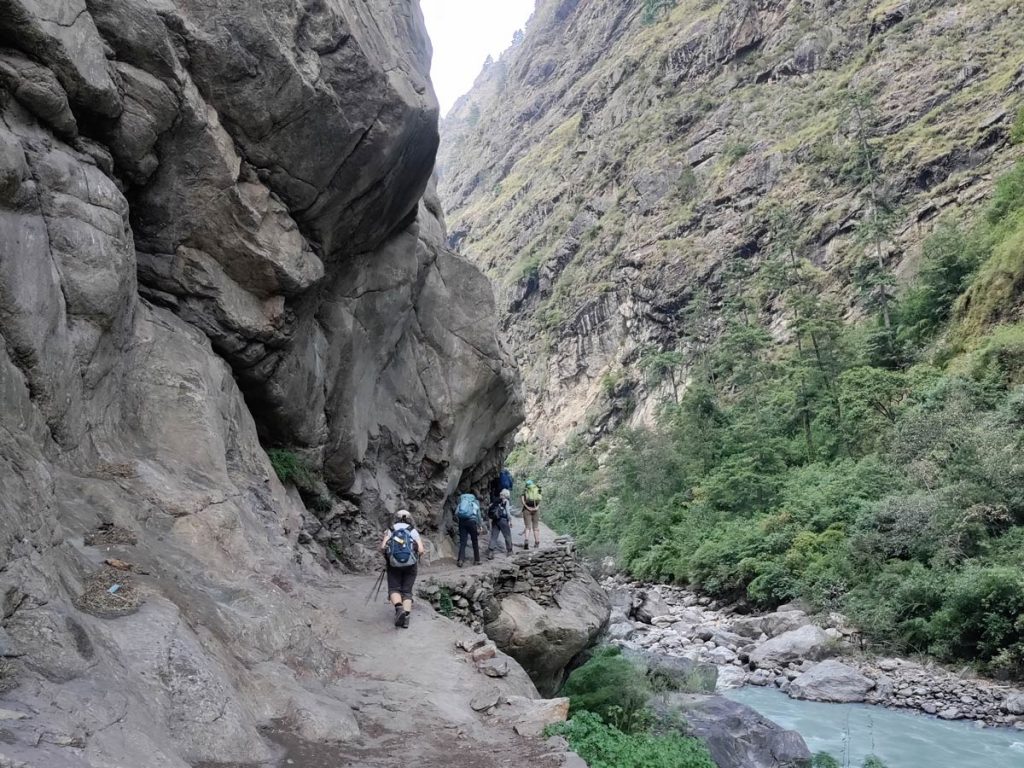 Trail from Jagat to Deng
