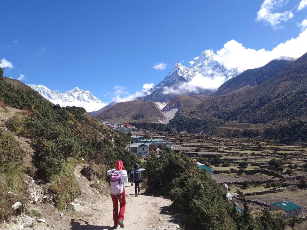 Trekkers arriving at Pangboche valley