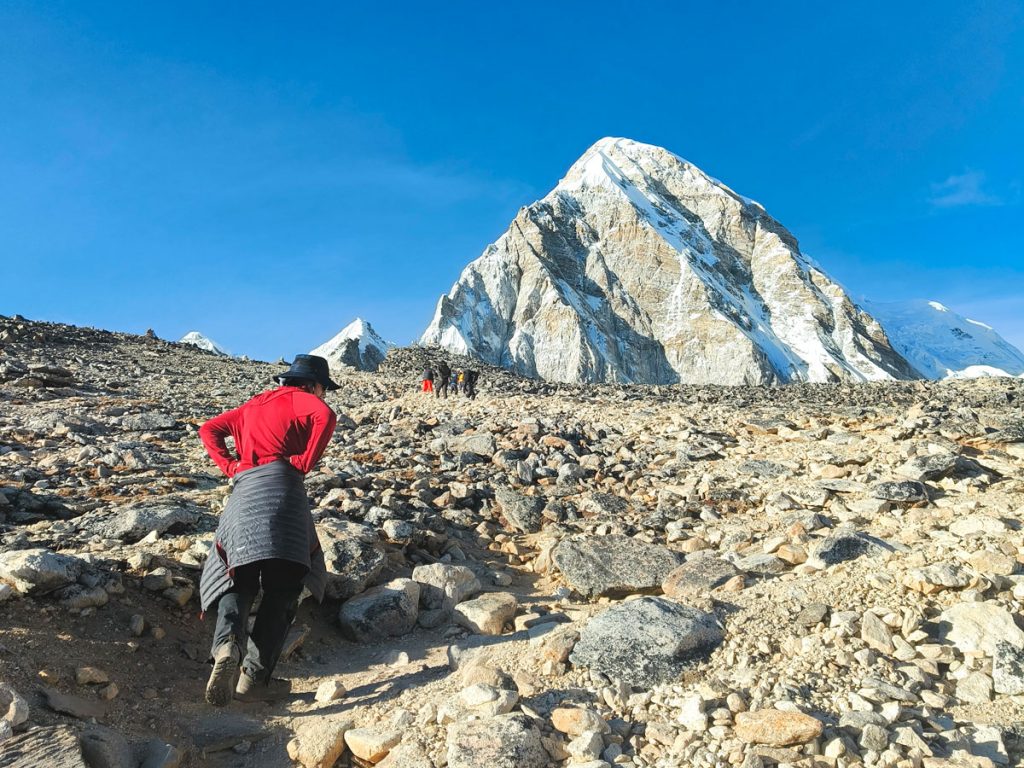 Hiking up the Kala Patthar