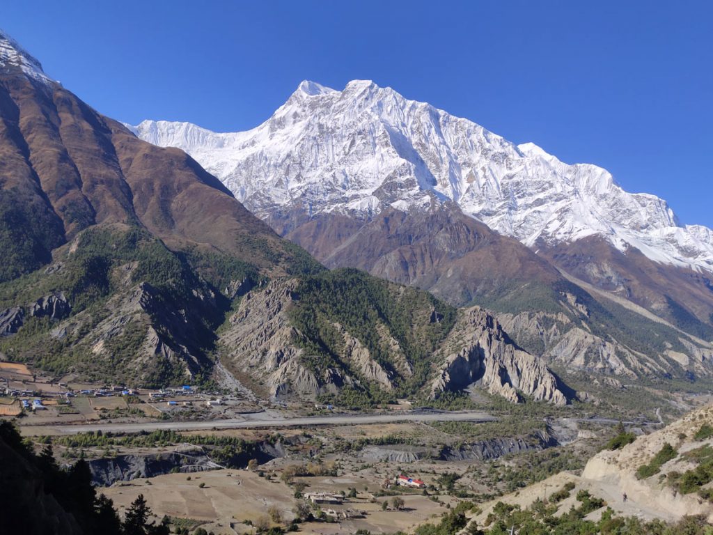 Humde Village, Manang