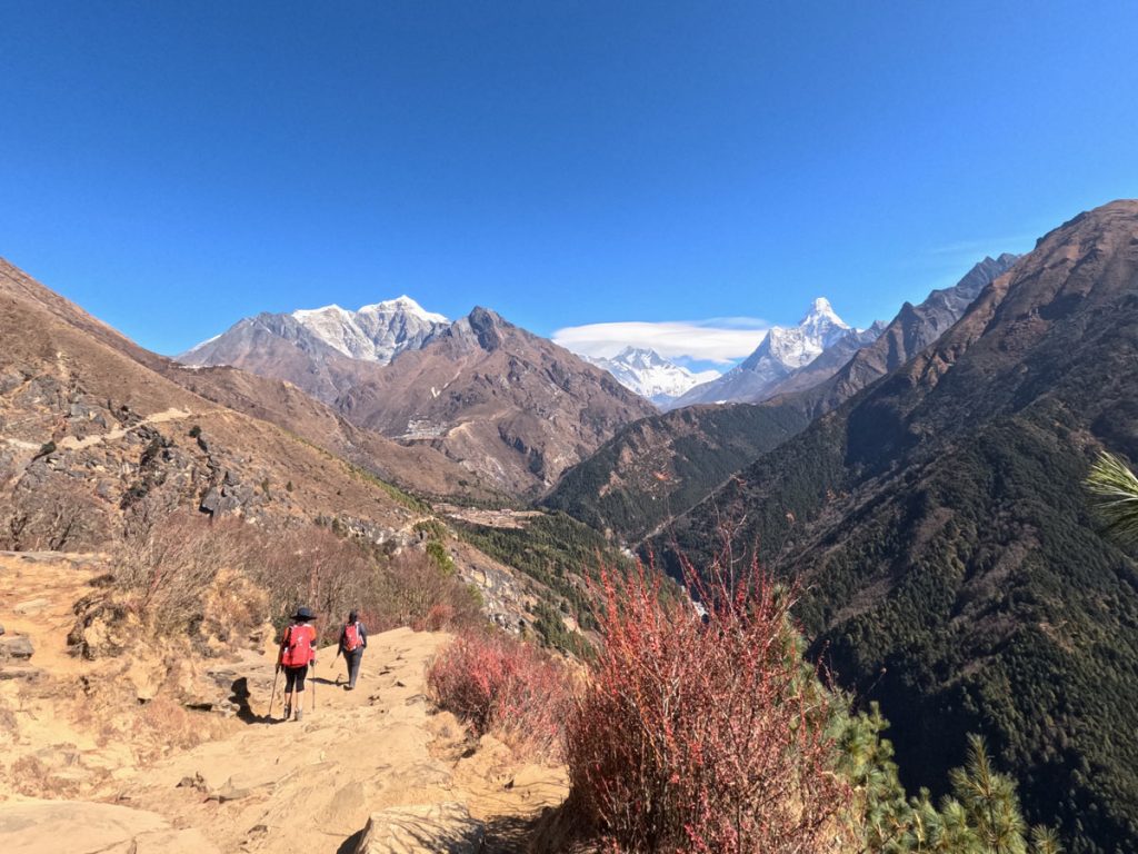 Trekkers on their way to Tengboche from Namche Bazaar