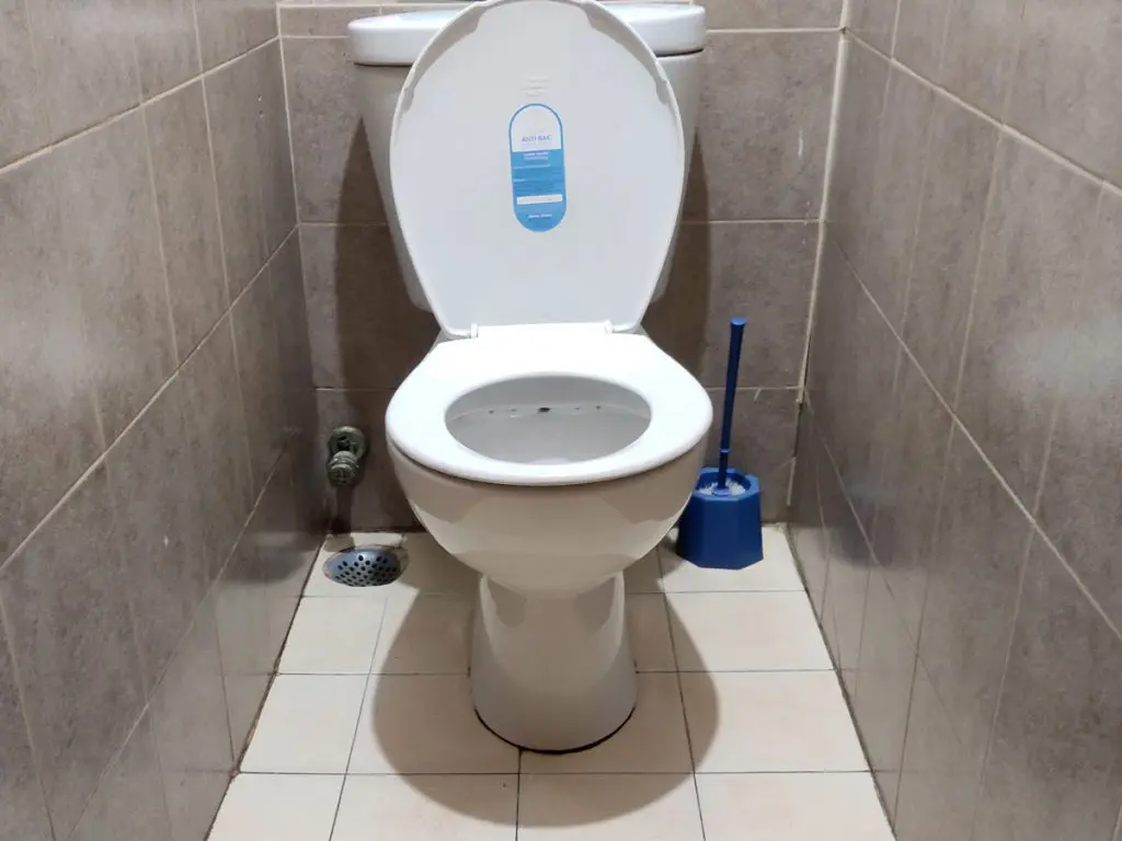 A toilet in the guesthouse along the EBC trail