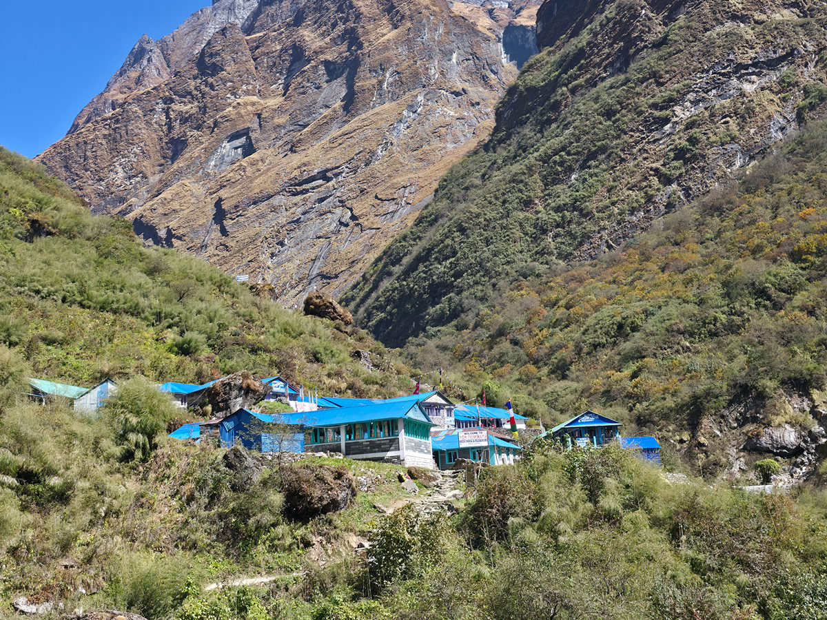 Annapurna Base Camp Trek Distance 6 Guesthouses at Deurali
