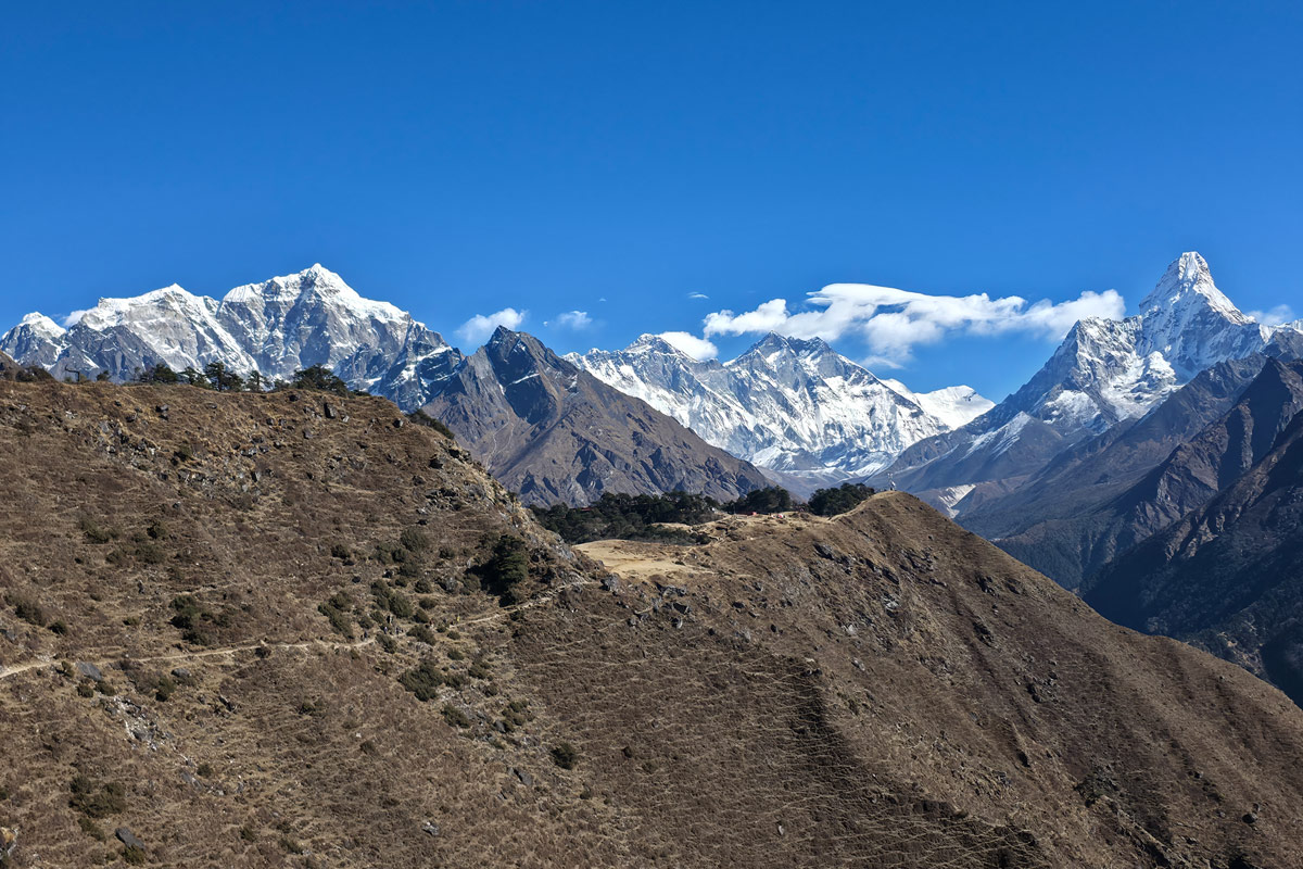 Clear view of Everest, Lhotse, Amadablam and Taboche on the way to Hotel Everest View Clear view of Everest, Lhotse, Amadablam and Taboche on the way to Hotel Everest View
