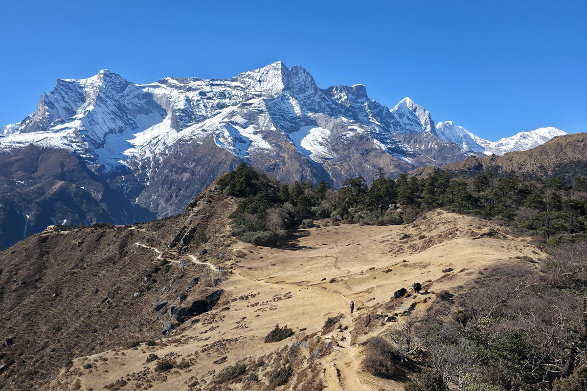 Kongde Ri mountain view on the way to Namche Kongde Ri mountain view on the way to Namche
