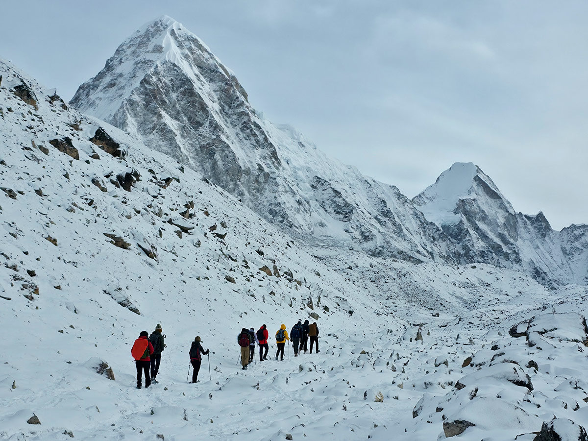 What Altitude Feels Like in the Himalayas 1 On the trail to Gorakshep with snow