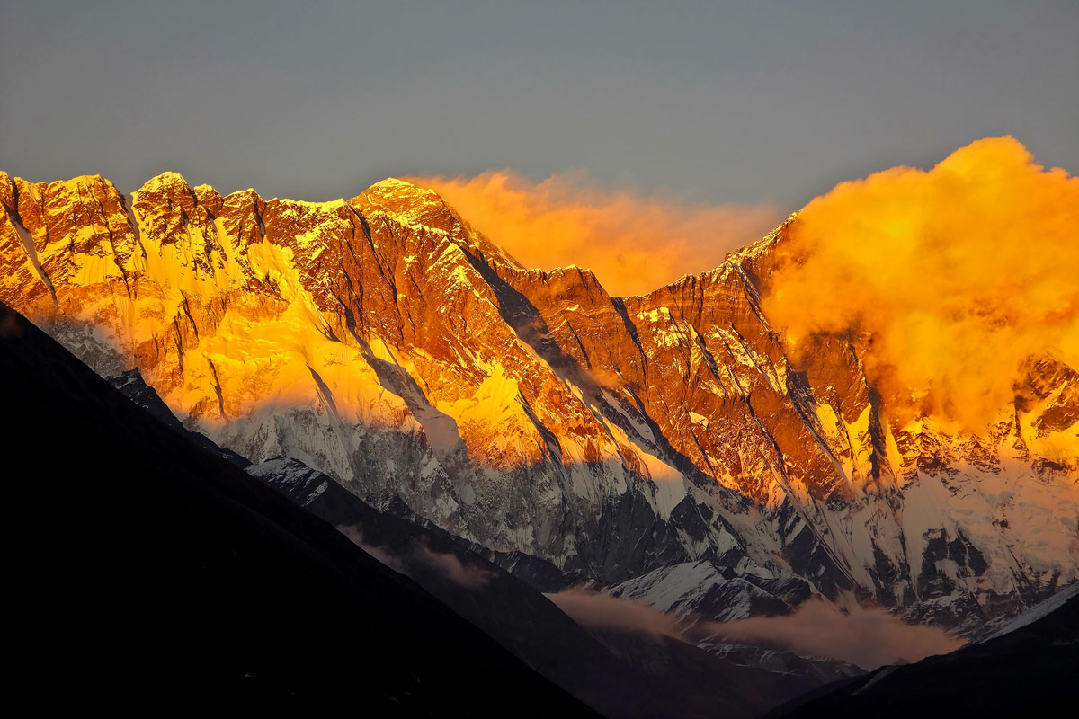 Sunset view of mount Everest from Tengboche Sunset view of mount Everest from Tengboche